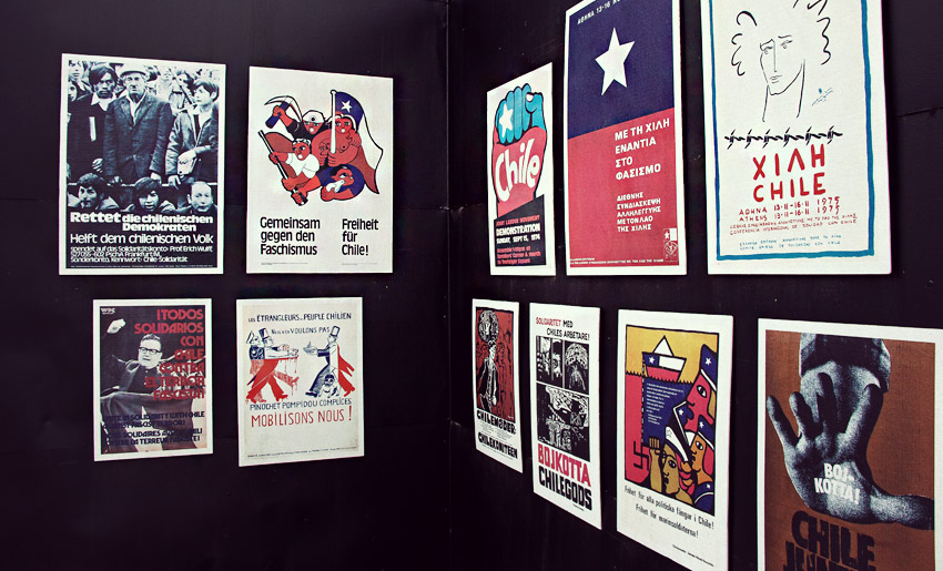 Politische Poster mit Solidaritätsbekundungen aus der Zeit des Militärputsch in Chile