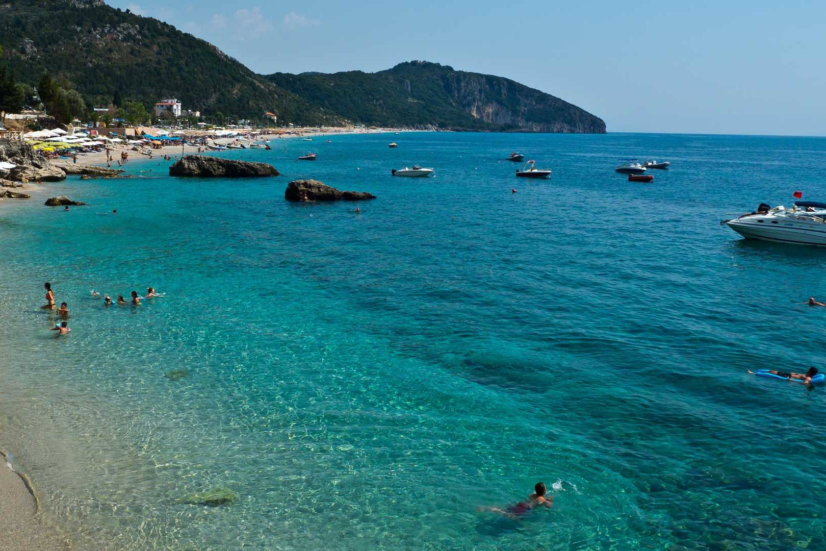 Strand an der albanischen Riviera