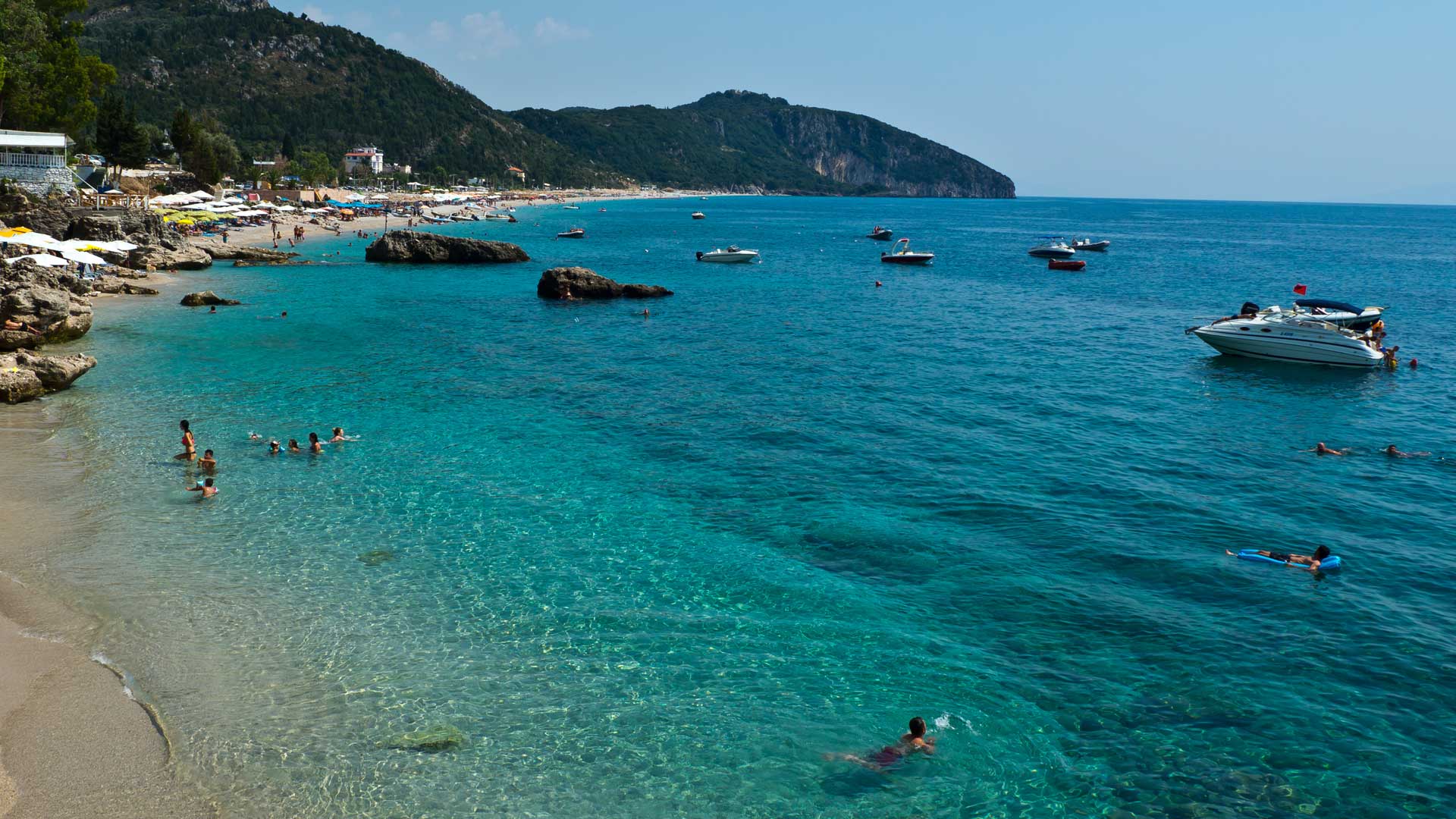 Strand an der albanischen Riviera