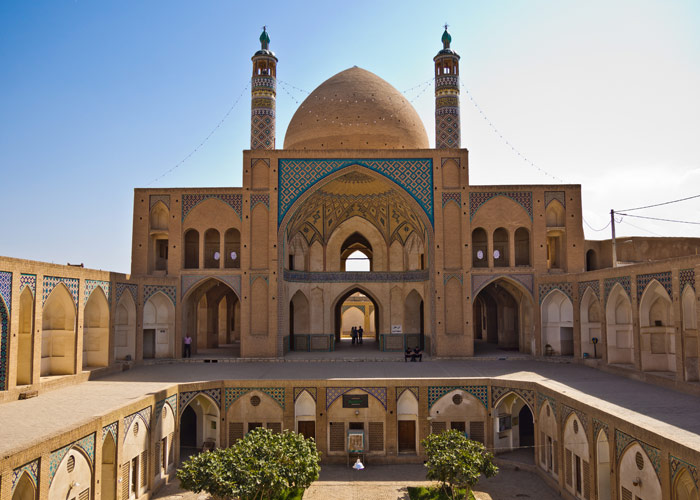 Agha Bozorg Moschee bei Tag