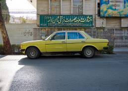 Einer alter Mercedes in Isfahan