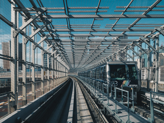 Yurikamome Line von der Toyosu Station zur Shimbashi Station