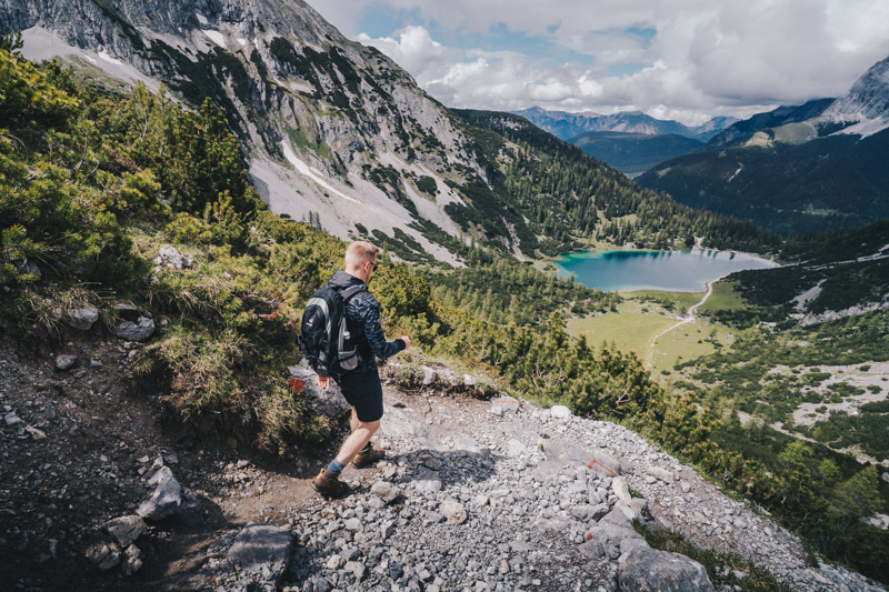 Blick auf den Seebensee beim Abstieg von der Coburger Hütte