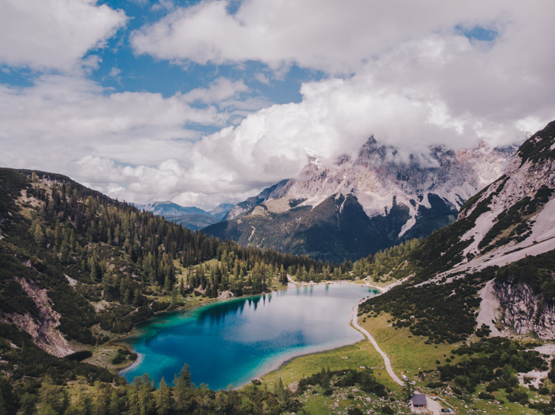 Blick auf den Seebensee beim Abstieg von der Coburger Hütte