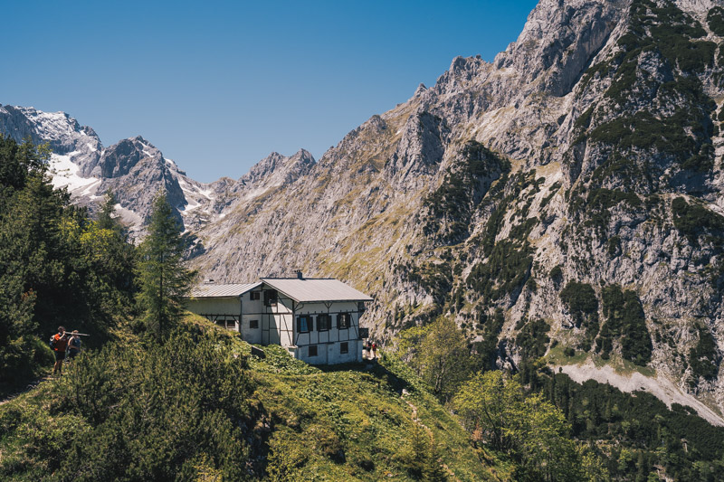 Wandern bei Garmisch-Partenkirchen: Höllentalklamm und Hupfleitenjoch