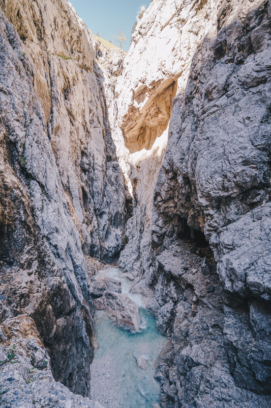 Wandern bei Garmisch-Partenkirchen: Höllentalklamm und Hupfleitenjoch