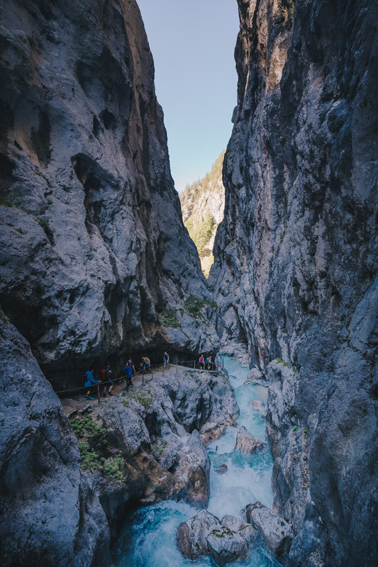 Wandern bei Garmisch-Partenkirchen: Höllentalklamm und Hupfleitenjoch