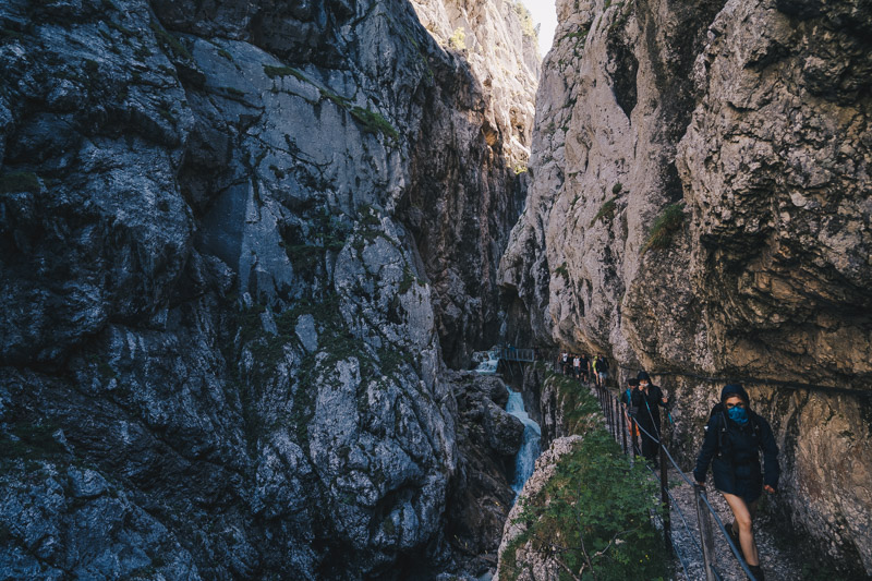 Wandern bei Garmisch-Partenkirchen: Höllentalklamm und Hupfleitenjoch