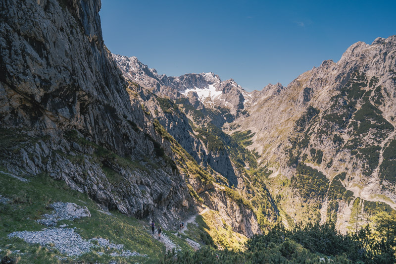 Wandern bei Garmisch-Partenkirchen: Höllentalklamm und Hupfleitenjoch